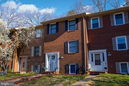 232 Farrell Ln, FREDERICKSBURG, VA, 22401-4038 | Card Image