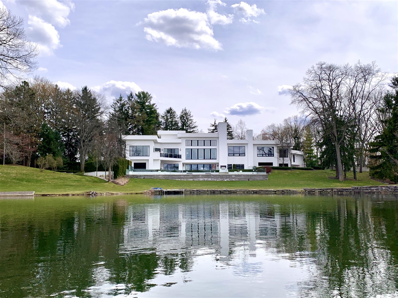 Hammond Ct, Bloomfield Hills, MI 48304
