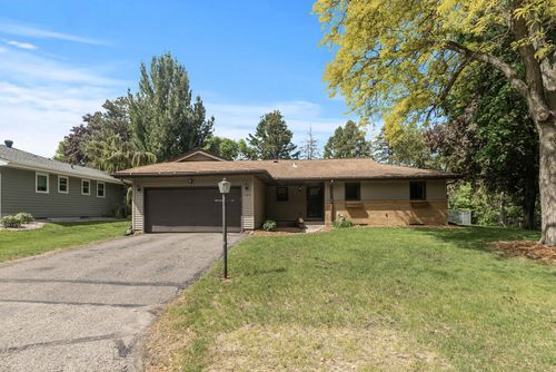755 Keokuk Ln, Mendota Heights, MN, 55120-1629 | Card Image
