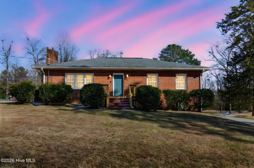 95 Windsor St, Goldston, NC, 27252-8715 | Card Image