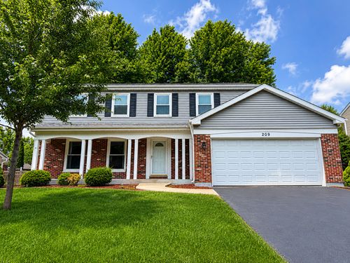 209 Briarheath Ln, Naperville, IL, 60565-2223 | Card Image
