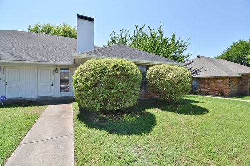 438 Finch Dr, DeSoto, TX, 75115-7150 | Card Image