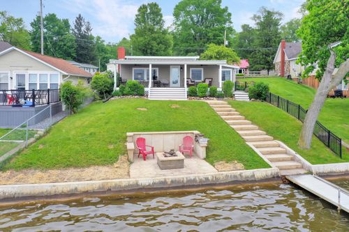 1051 Willow Dr, Colon, MI, 49040-9394 | Card Image