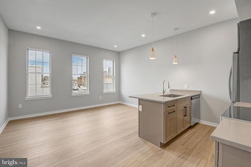 apt-4h-2445 Innovator Way, PHILADELPHIA, PA, 19146-2354 | Card Image