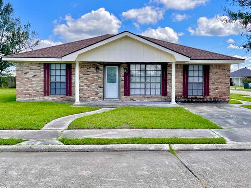 3000 Spruce Cir, Houma, LA, 70363-7104 | Card Image