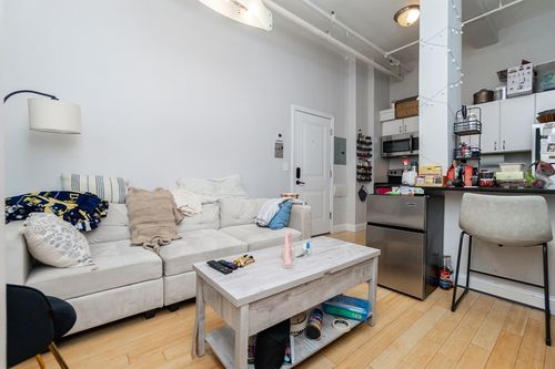 404-37 Temple Pl, Boston, MA, 02111-1359 | Card Image