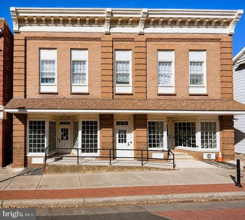 108 E Washington Street, CHARLES TOWN, WV, 25414 | Card Image