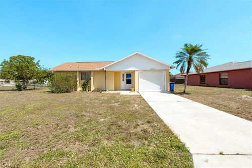 10746 Lemontree Ct, LEHIGH ACRES, FL, 33936-7326 | Card Image