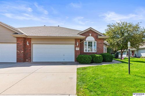 703 Manor Plz, Papillion, NE, 68046-7059 | Card Image
