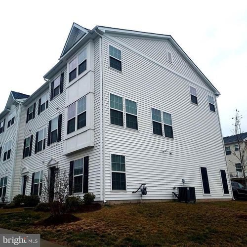 439 Pemberton Park Ln, FREDERICK, MD, 21703-4901 | Card Image