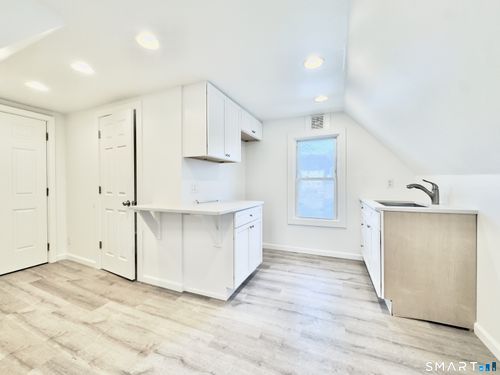 apt-3-44 Highview Ave, Stamford, CT, 06907-1691 | Card Image