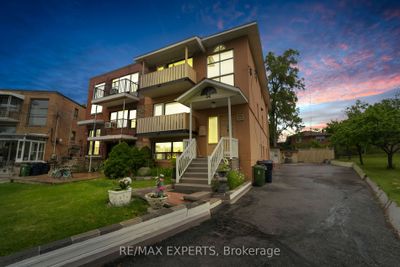 44 Elway Crt, Home with 2 bedrooms, 3 bathrooms and 3 parking in North York ON | Image 1