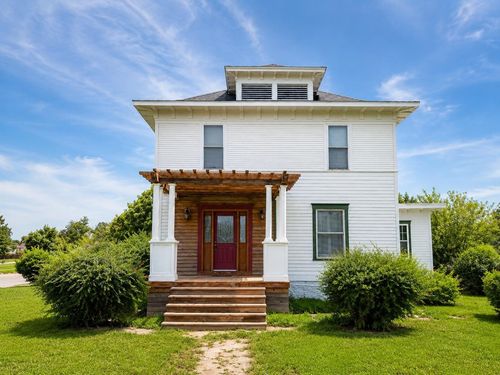 320 N Maple St, Eureka, KS, 67045-1838 | Card Image