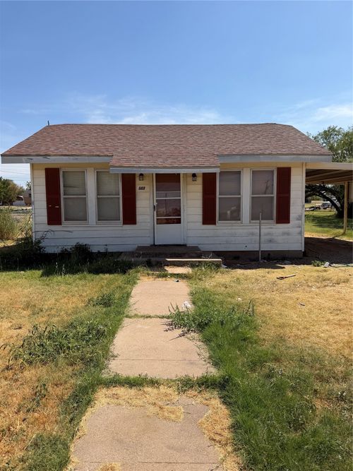 503 W 12th St, Quanah, TX, 79252-5425 | Card Image