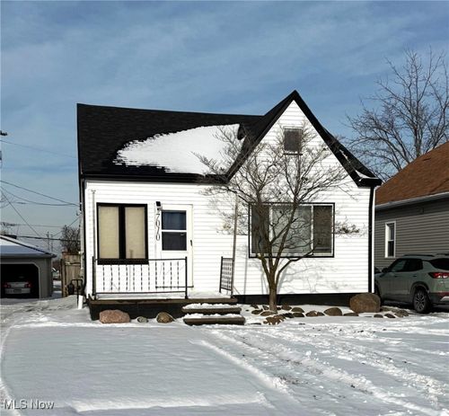 7010 Theota Ave, Parma, OH, 44129-2270 | Card Image