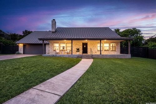 1300 Warbler Dr, Kerrville, TX, 78028-2955 | Card Image