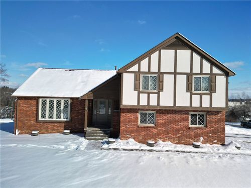 39 Adrian Dr, Greensburg, PA, 15601-4919 | Card Image