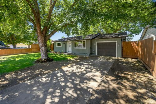 3059 Glengrove Ave, Medford, OR, 97501-7512 | Card Image