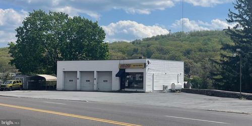 2100 Howard Blvd, MOUNT PENN, PA, 19606-1828 | Card Image