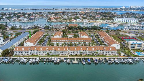 375 Madeira Cir, TIERRA VERDE, FL, 33715-1986 | Card Image