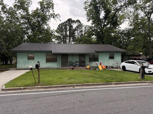2-803 805 W Willow St, Douglas, GA, 31533 | Card Image