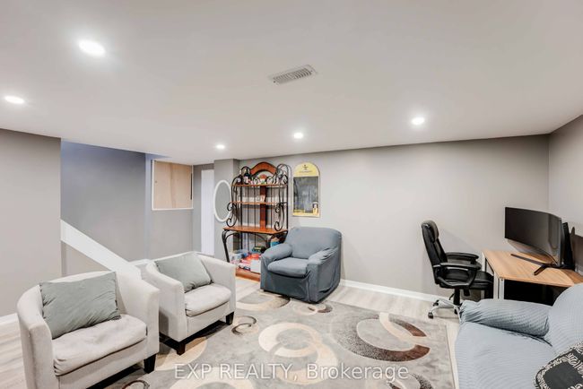 2757 Wedgewood Cres, House attached with 3 bedrooms, 2 bathrooms and 4 parking in Niagara Falls ON | Image 34