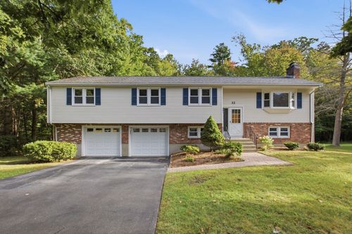 32 Westwood St, Burlington, MA, 01803-1104 | Card Image