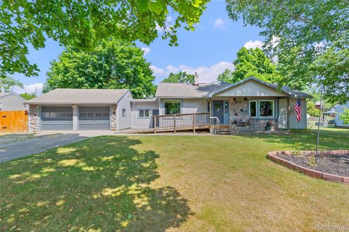 4440 Oakvista Ave, Clarkston, MI, 48346-3815 | Card Image