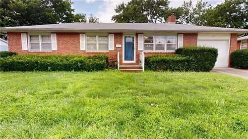 519 N Hoffman St, Nevada, MO, 64772-1733 | Card Image