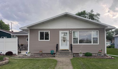 308 Oak St, Lisbon, ND, 58054-4146 | Card Image