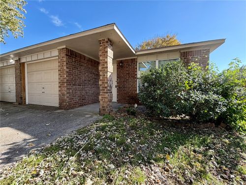 5905 Sara St, Fayetteville, AR, 72704-1003 | Card Image