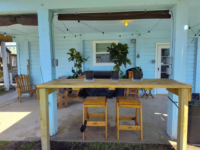 Bar on downstairs patio for entertaining | Image 32