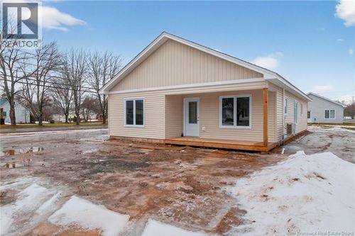 71 Boyd St, Salisbury, NB, E4J2A6 | Card Image