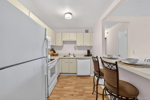 apt-620-50 Columbus Ave, Eastchester, NY, 10707-2530 | Card Image