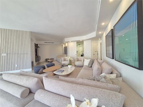 202-739 Crandon Blvd, Key Biscayne, FL, 33149-2500 | Card Image
