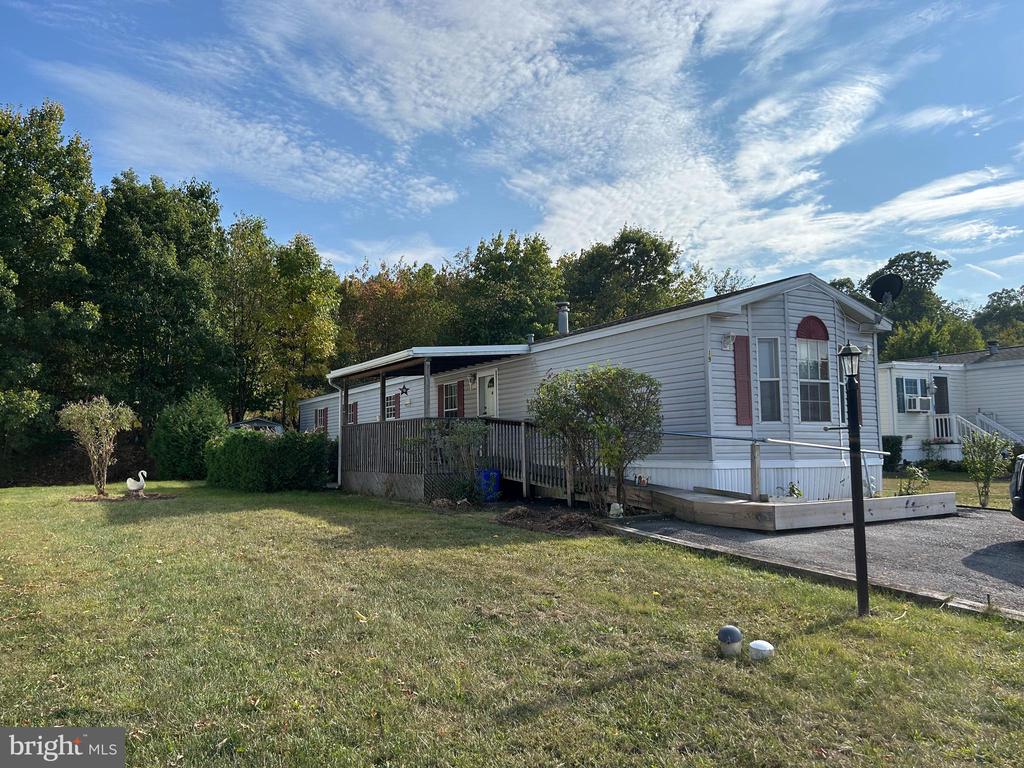 Mountain View Ln, Blandon, PA 19510