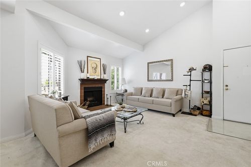 unit-14-18408 Hatteras St, Tarzana, CA, 91356-1912 | Card Image