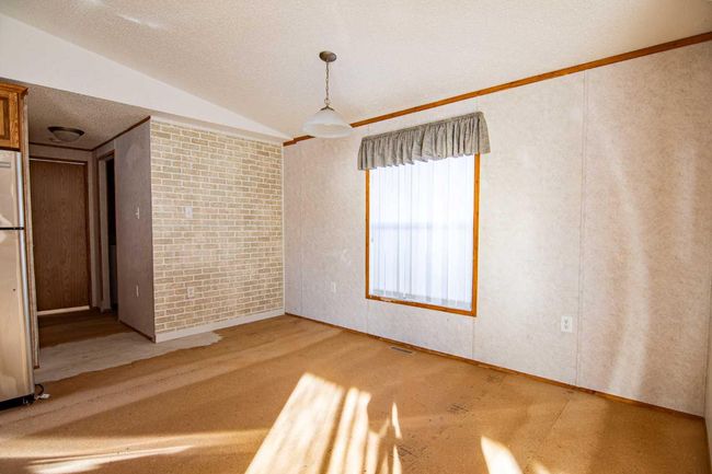 544 Queen Street, House other with 4 bedrooms, 2 bathrooms and 2 parking in Elnora AB | Image 4