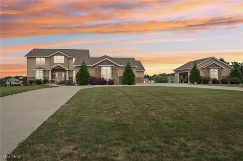 2711 Mccarren Dr, Medina, OH, 44256-7376 | Card Image