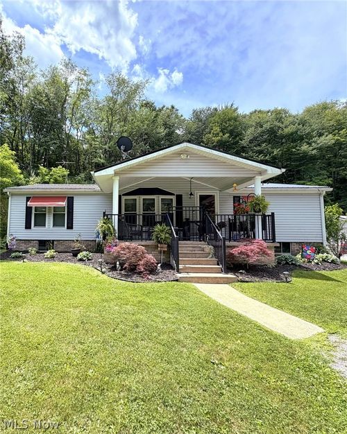 17015 Mcintosh Rd, Wellsville, OH, 43968-8705 | Card Image