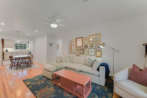 208-2-3309 Grooms Street, Austin, TX, 78705 | Card Image
