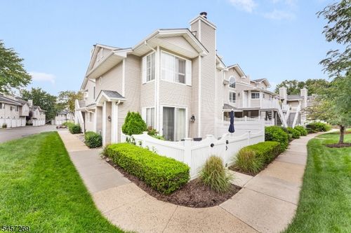 11 Ashley Ct, Bedminster, NJ, 07921-1437 | Card Image
