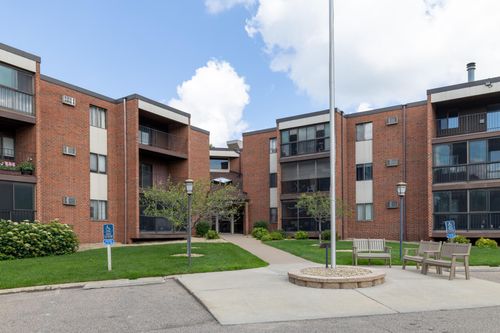 301-1800 Riverwood Dr, Burnsville, MN, 55337-1359 | Card Image
