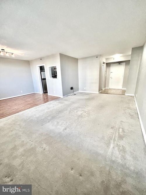 apt-913s-5501 Seminary Rd, FALLS CHURCH, VA, 22041-3906 | Card Image