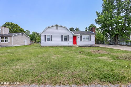 453 Hunting Green Dr, Jacksonville, NC, 28546-9132 | Card Image