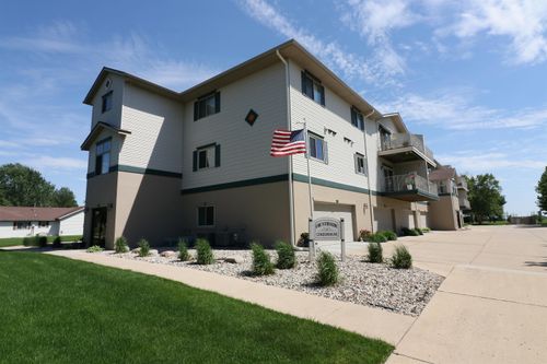 1102 Saint Luke Dr, Spencer, IA, 51301-6075 | Card Image