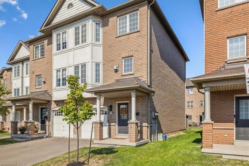 69-470 Beach Blvd, Hamilton, ON, L8H6X2 | Card Image