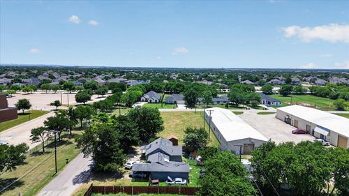 8006 Renee Dr, Arlington, TX, 76001-7106 | Card Image