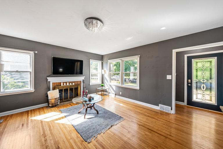 Knox Ave, Minneapolis, MN 55423