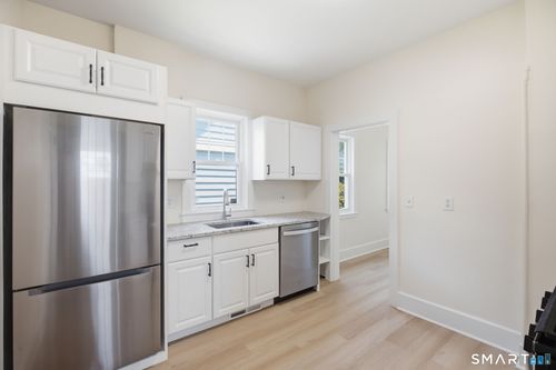 1-84 Sherwood Pl, Greenwich, CT, 06830-5636 | Card Image